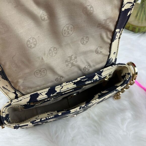♥️ Tory Burch leather crossbody ♥️ - Picture 4 of 5